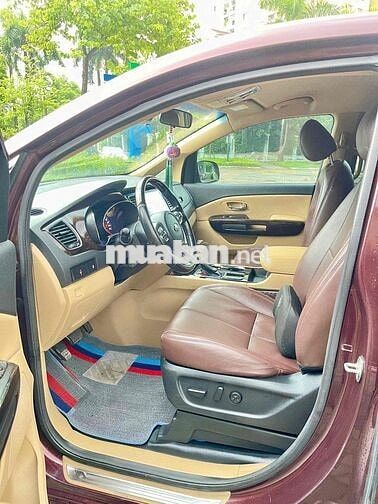 Kia Sedona 7 chỗ Tự động Dầu Đỏ mận