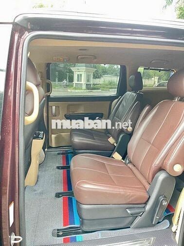 Kia Sedona 7 chỗ Tự động Dầu Đỏ mận