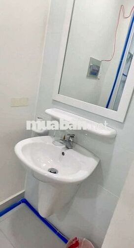 Minihouse full nội thất, đỗ ô tô, có máy nước nóng, free điện, dt 32m2