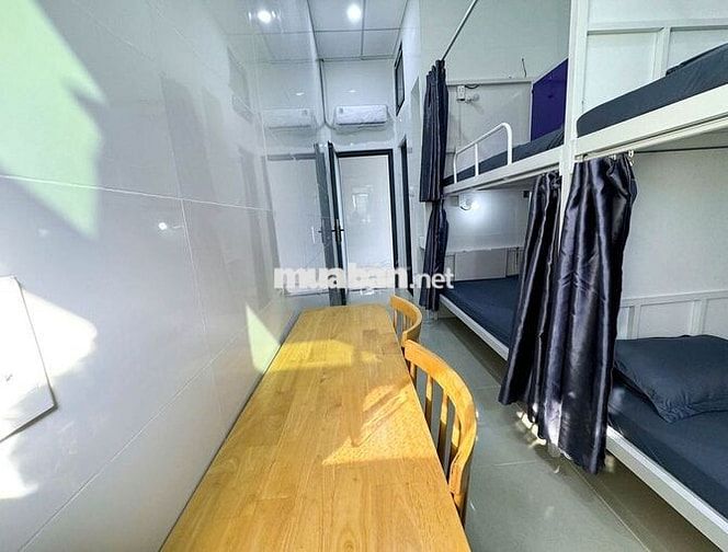 Chỉ 2 phút đến ĐH Ngân hàng - KTX nam 4 bạn,giờ tự do,bảo vệ 24/24