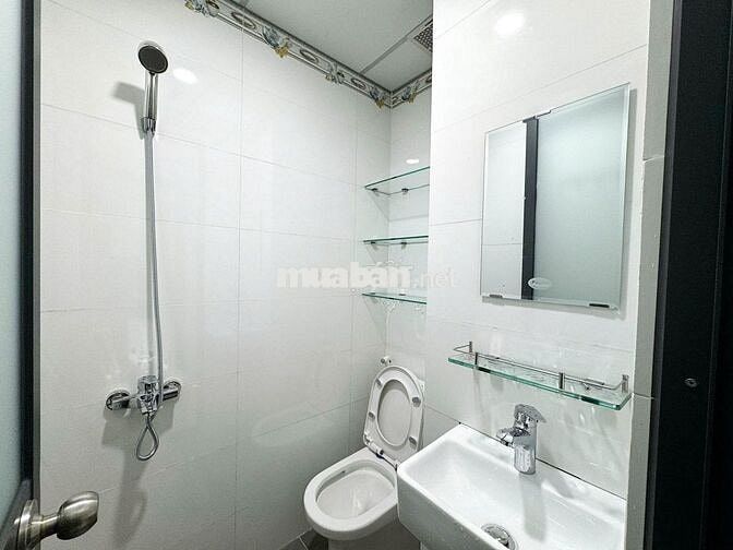 Chỉ 2 phút đến ĐH Ngân hàng - KTX nam 4 bạn,giờ tự do,bảo vệ 24/24