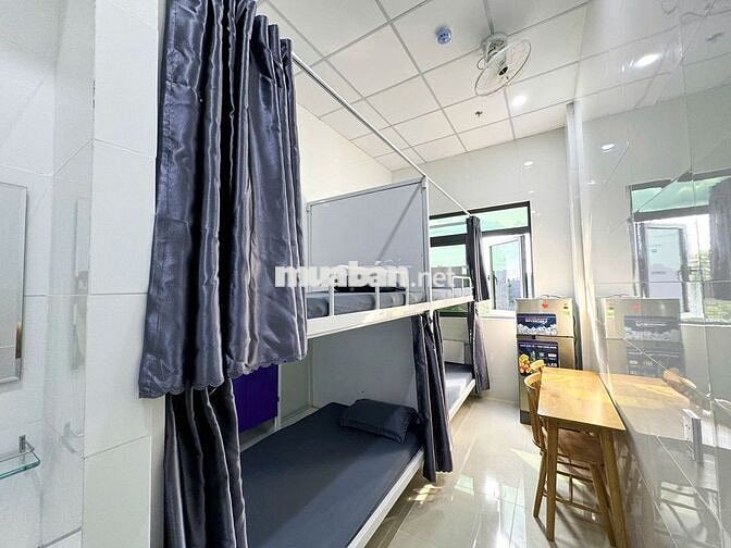 Chỉ 2 phút đến ĐH Ngân hàng - KTX nam 4 bạn,giờ tự do,bảo vệ 24/24