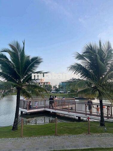 Minihouse full nội thất, đỗ ô tô, có máy nước nóng, free điện, dt 32m2