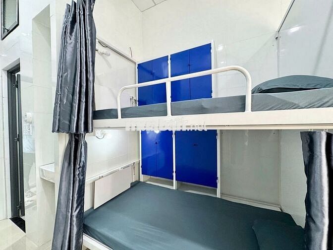 Chỉ 2 phút đến ĐH Ngân hàng - KTX nam 4 bạn,giờ tự do,bảo vệ 24/24