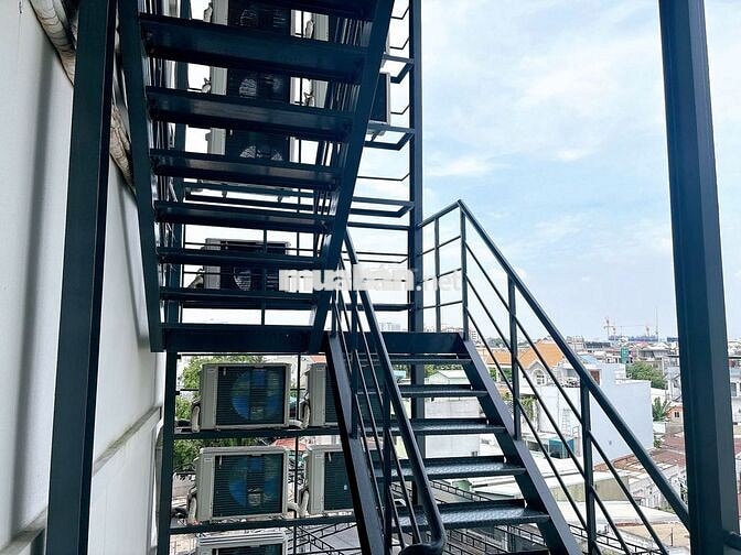 Chỉ 2 phút đến ĐH Ngân hàng - KTX nam 4 bạn,giờ tự do,bảo vệ 24/24