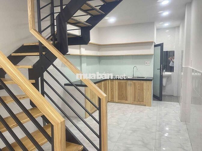 Cho thuê nhà nguyên căn. Đường Nguyễn Trãi,Phường 2.Quận 5