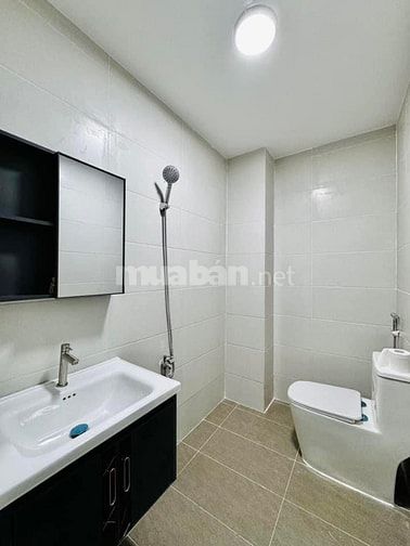 Nhà mới đẹp lung linh, giá tốt Phú Nhuận, 4Phòng ngủ lớn, 4 lầu