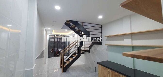 Cho thuê nhà nguyên căn. Đường Nguyễn Trãi,Phường 2.Quận 5