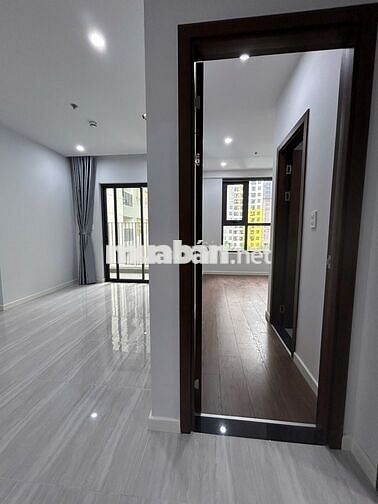 Căn góc 2PN - 2WC view nội khu hồ bơi công viên tại Bcons City