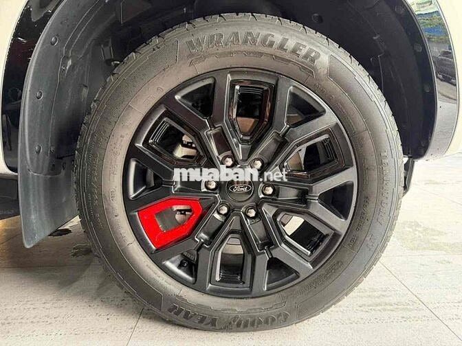 Ford Ranger Stormtrak 2025 Nhập Thái Một Chủ Dùng
