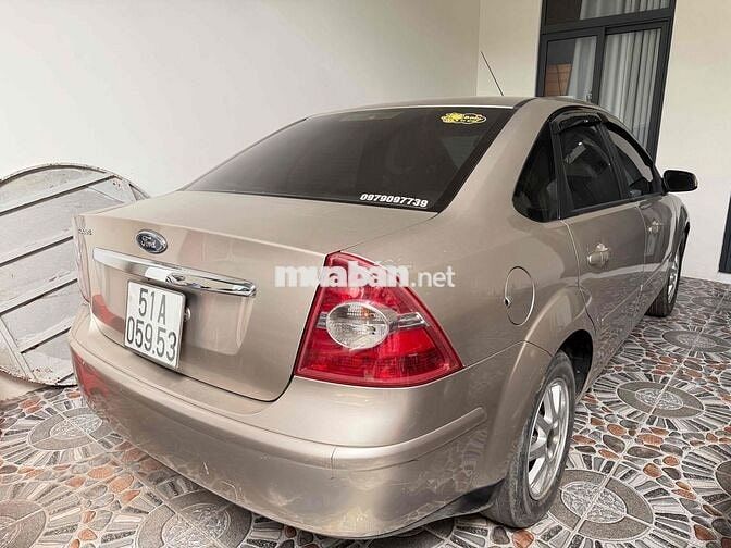 Ford Focus Xăng Vàng cát