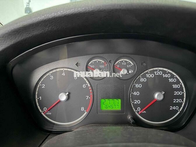Ford Focus Xăng Vàng cát
