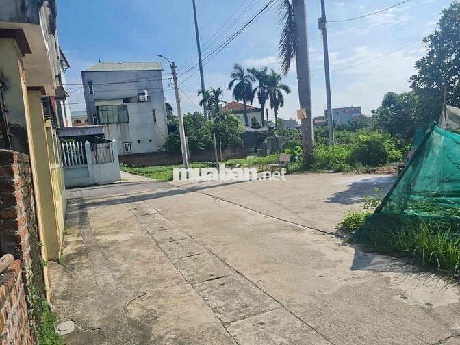 Cần bán gấp lô đất đẹp bìa làng Vân Nội