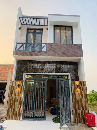 CHÍNH CHỦ CẦN BÁN NHÀ 225M2 2.7 TỶ SHR MT TRUNG TÂM XÃ TIỂU CẦN MỚI