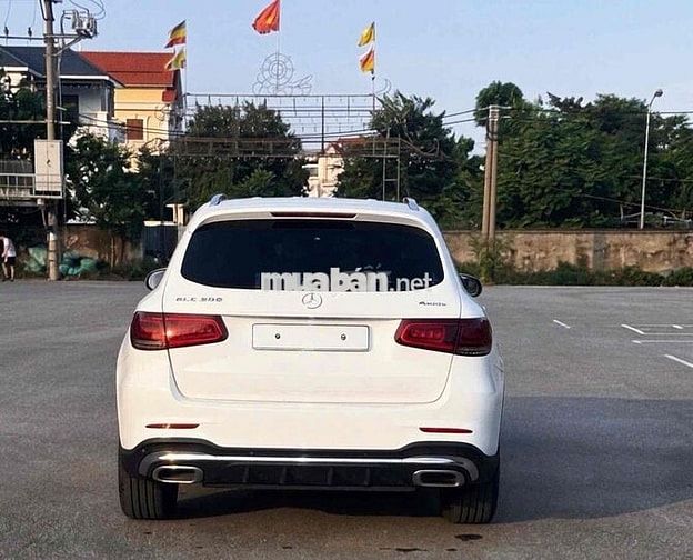 Mercedes-Benz GLC 300 Trắng 5 chỗ