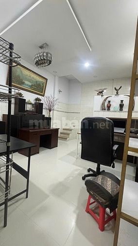 Bán nhà đúc 4 tầng - đường Âu Cơ - Phường Phú Trung - diện tích 64m2