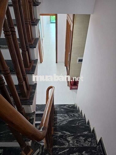 cho thuê nhà 60m ngõ oto vào nhà sát metro tuyến số 2 siêu thoáng