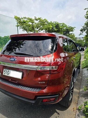 Ford Everest Titanium 4x4 Dầu Tự động 7 chỗ