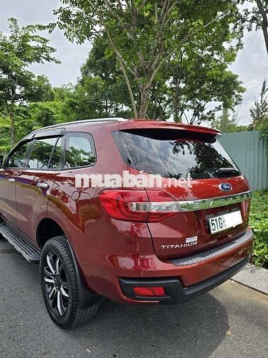 Ford Everest Titanium 4x4 Dầu Tự động 7 chỗ