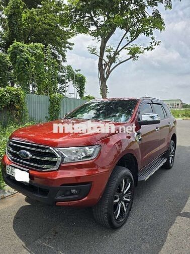 Ford Everest Titanium 4x4 Dầu Tự động 7 chỗ
