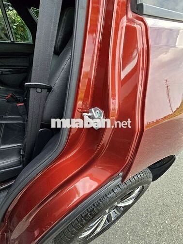 Ford Everest Titanium 4x4 Dầu Tự động 7 chỗ