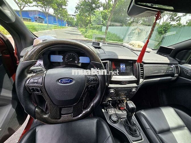 Ford Everest Titanium 4x4 Dầu Tự động 7 chỗ
