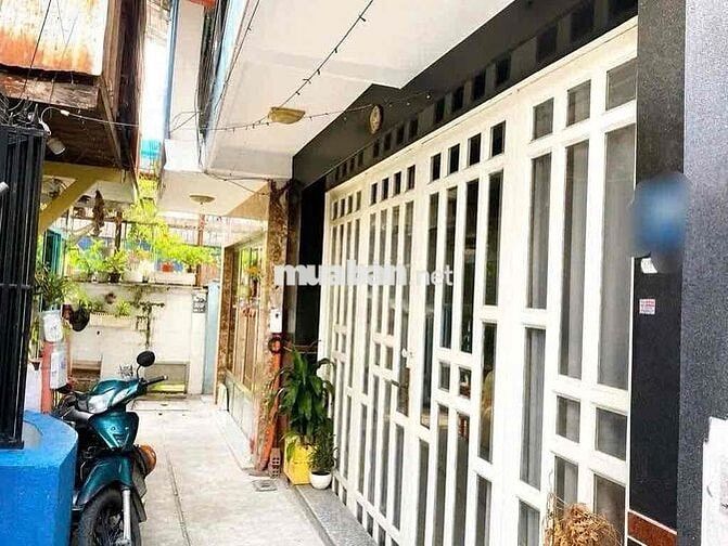 nguyên căn Đầy đủ nội thất  Mới ở liền CMT8 gần Hoà Hưng