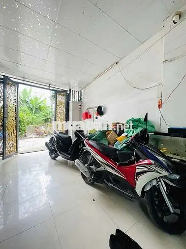 CHỦ CẦN BÁN GẤP , VỀ QUÊ , NHÀ GẦN MẶT TIỀN BỜ KÊNH THOÁNG MÁT . 