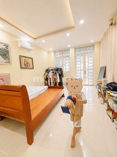 Bán nhà Quốc lộ 13 ngay Vạn Phúc city, 80m2, sân đỗ xe hơi, chỉ 7.3 tỷ