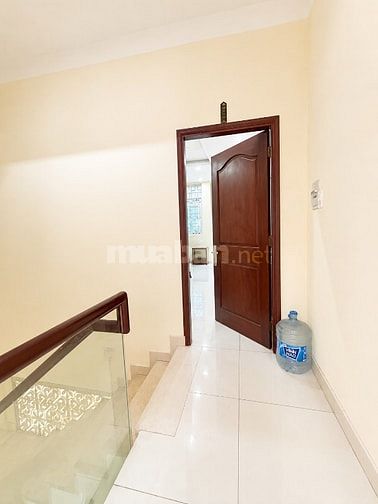 Bán nhà Quốc lộ 13 ngay Vạn Phúc city, 80m2, sân đỗ xe hơi, chỉ 7.3 tỷ