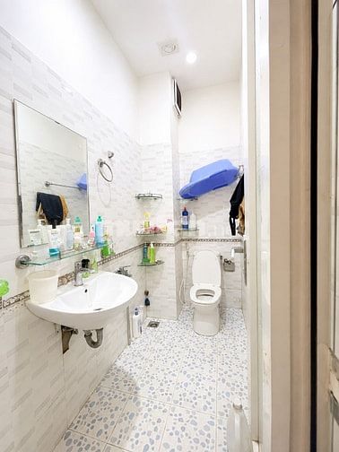 Bán nhà Quốc lộ 13 ngay Vạn Phúc city, 80m2, sân đỗ xe hơi, chỉ 7.3 tỷ
