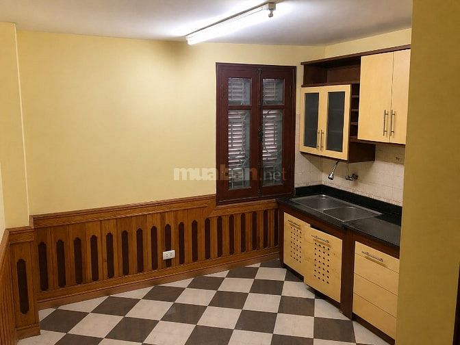 Cho thuê nhà đẹp, 4 tầng, 50m2, ô tô đỗ cửa đường Hoàng Văn Thái