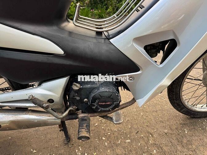 Daelim 50cc màu Trắng