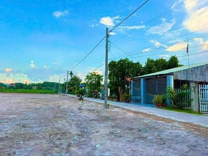 Bán Đất 268m2 có sẵn 110 m2 thổ cư ODT giá 1.25 tỷ tại Chơn Thành