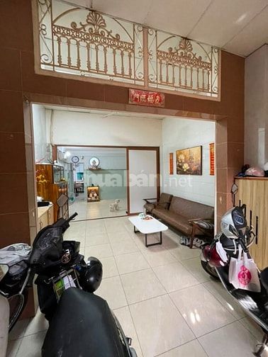 Nhà hẻm ô tô đường Hậu Giang, DT 4x16m, 3.5 tấm, có nội thất cơ bản