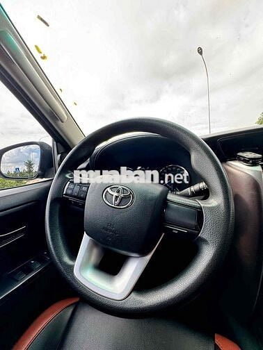 Toyota Fortuner 2019 Dầu Sàn Đen