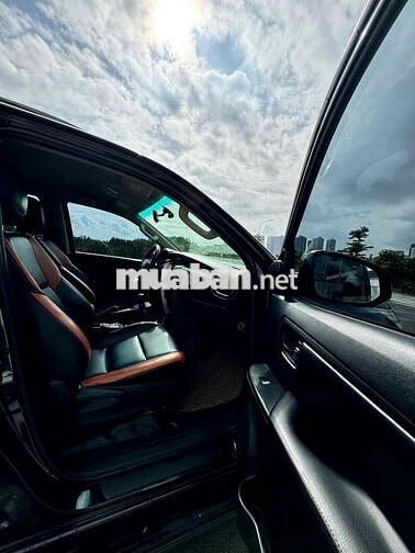 Toyota Fortuner 2019 Dầu Sàn Đen