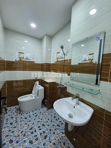 Hẻm Xe Hơi 279/8A Nguyễn Đình Chiểu, Q3, 3Phòng ngủ