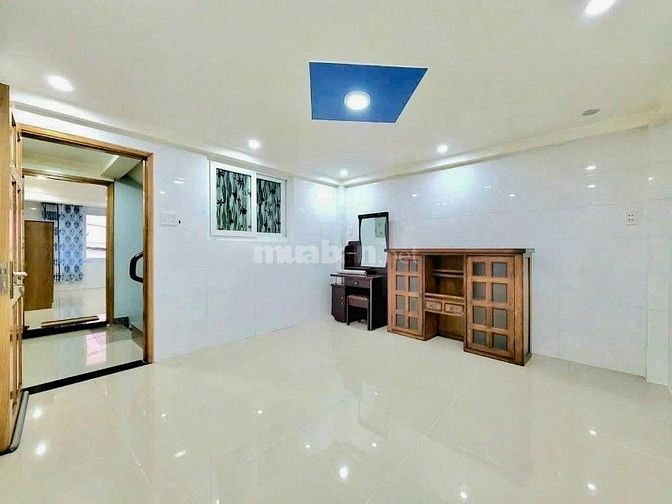 Hẻm Xe Hơi 279/8A Nguyễn Đình Chiểu, Q3, 3Phòng ngủ