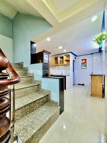 Hẻm Xe Hơi 279/8A Nguyễn Đình Chiểu, Q3, 3Phòng ngủ