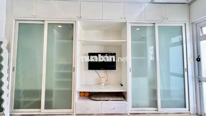 CHÍNH CHỦ CHO THUÊ STUDIO BAN CÔNG THANG MÁY FULL TIỆN NGHI VIEW ĐẸP