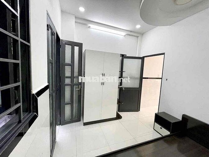 Nhà Nguyên Căn 1T1L 3PN Ngay Mặt tiền Nguyễn Trãi Q5