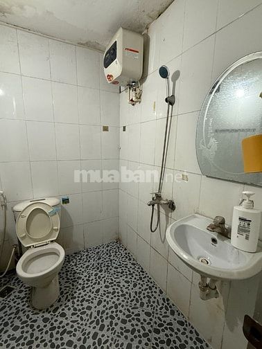 Chính chủ cho thuê căn hộ tầng 4 Tập thể Nghĩa Tân, 70m2, 2 ngủ, 7 tri