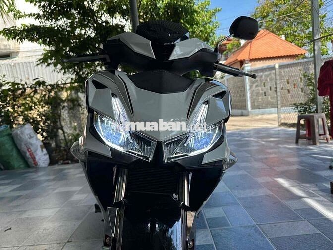 Honda Winner X V3 Trắng đen 28000 km