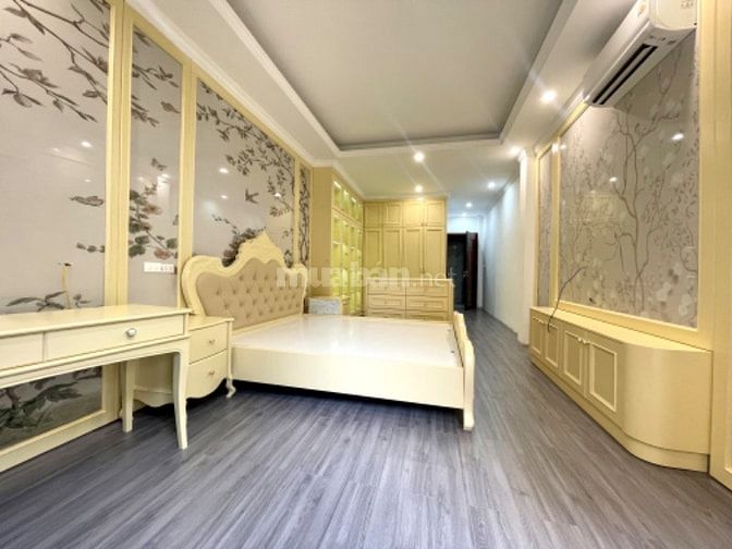 Hiếm Phân lô thang máy Lạc Long Quân, 52m, 8T, 20.5 tỷ