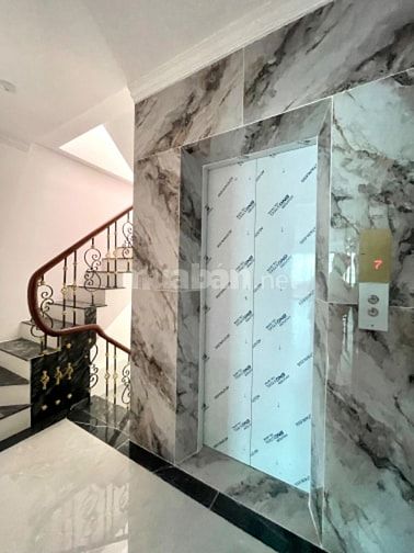 Hiếm Phân lô thang máy Lạc Long Quân, 52m, 8T, 20.5 tỷ