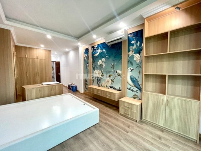 Hiếm Phân lô thang máy Lạc Long Quân, 52m, 8T, 20.5 tỷ
