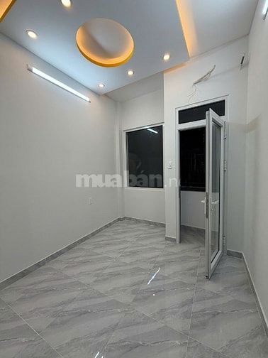 Chính chủ bán nhà ko qua mô giới, Hẻm xe hơi,chợ,siêu thị,trường học 