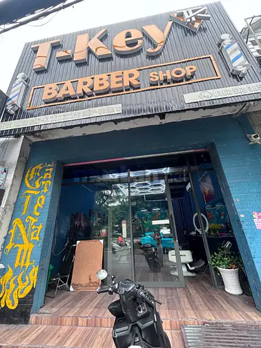 SANG NHƯỢNG BARBERSHOP QUẬN 12 – MẶT BẰNG ĐẸP, VÀO LÀM NGAY 