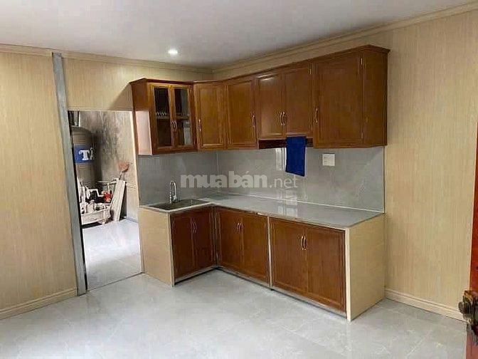 Cho Thuê Nhà Riêng gồm 3 Ngủ Phố Hàng Chuối